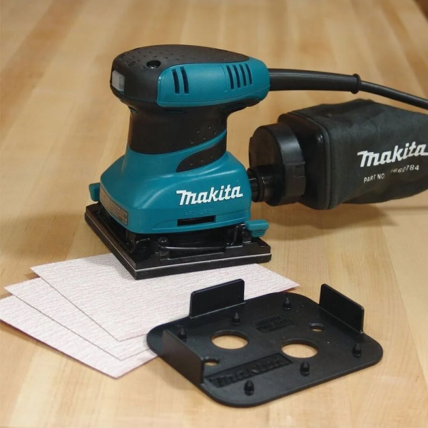 Makita BO4557 MÁY CHÀ NHÁM RUNG