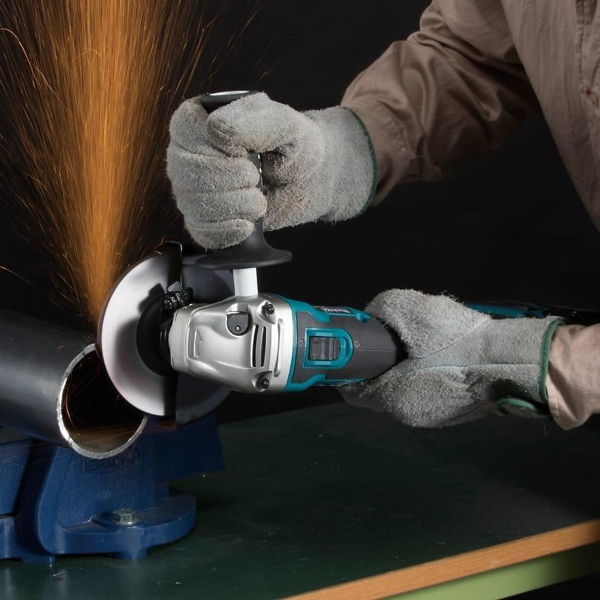 Makita DGA506RTE MÁY MÀI GÓC DÙNG PIN(125MM/CÔNG TẮC TRƯỢ (kèm 02 pin 5.0 + sạc nhanh)