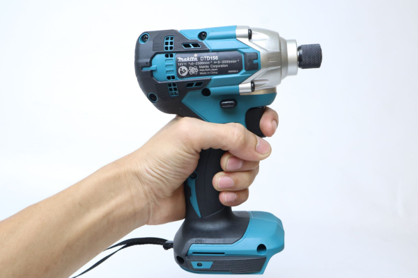 Makita DTD156Z MÁY BẮT VÍT DÙNG PIN(18V) (không kèm pin sạc)