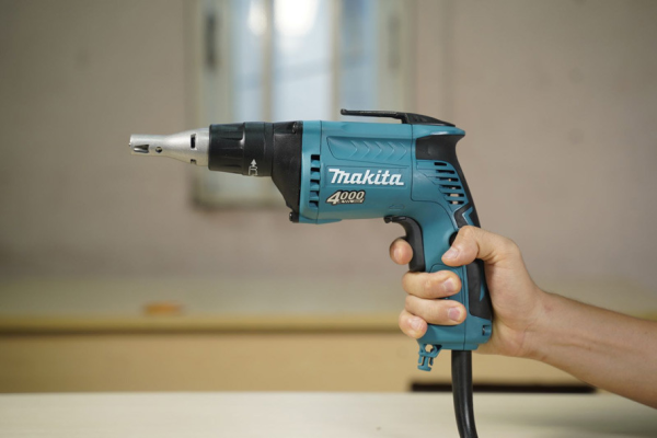 Makita FS6300 MÁY VẶN VÍT DÙNG CHO THẠCH CAO