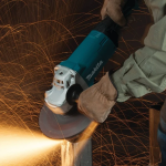 Makita GA7061R MÁY MÀI GÓC(180MM/2200W/CÔNG TẮC BÓP)